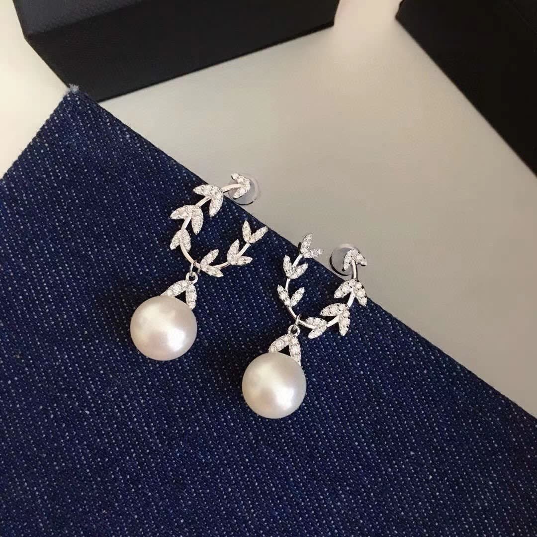 APM Monaco Silver Leaf Pearl Earrings